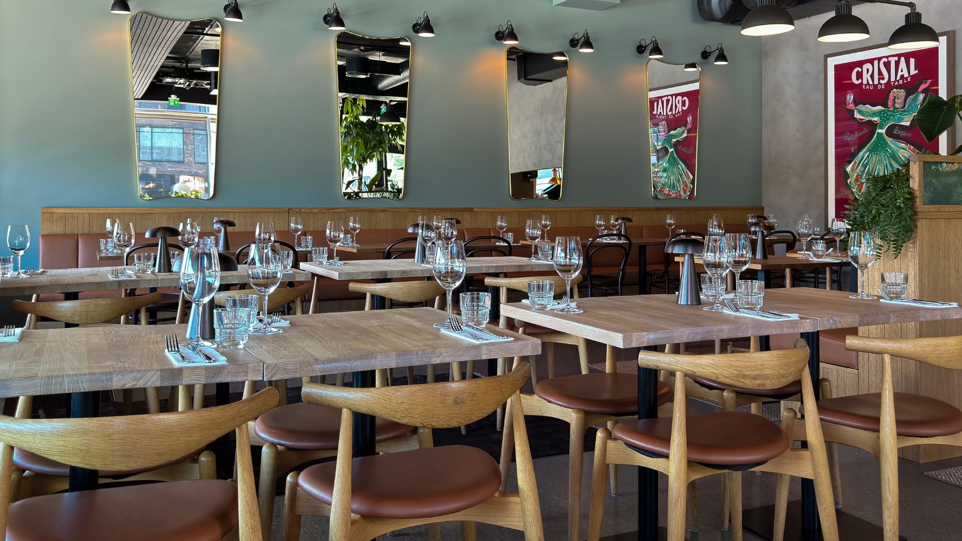 Colletts Mat & Vinbar - Restaurant Innredning Restaurantmøbler