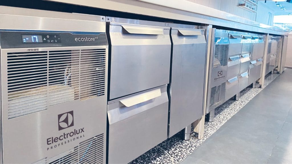 kjølebenker pizzabenk saladette storkjøkkenutstyr 8