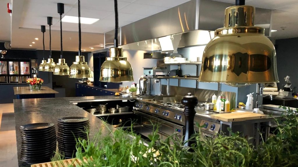 hotell kjøkken storkjøkken buffe  kantine storkjøkkenutstyr varmelamper